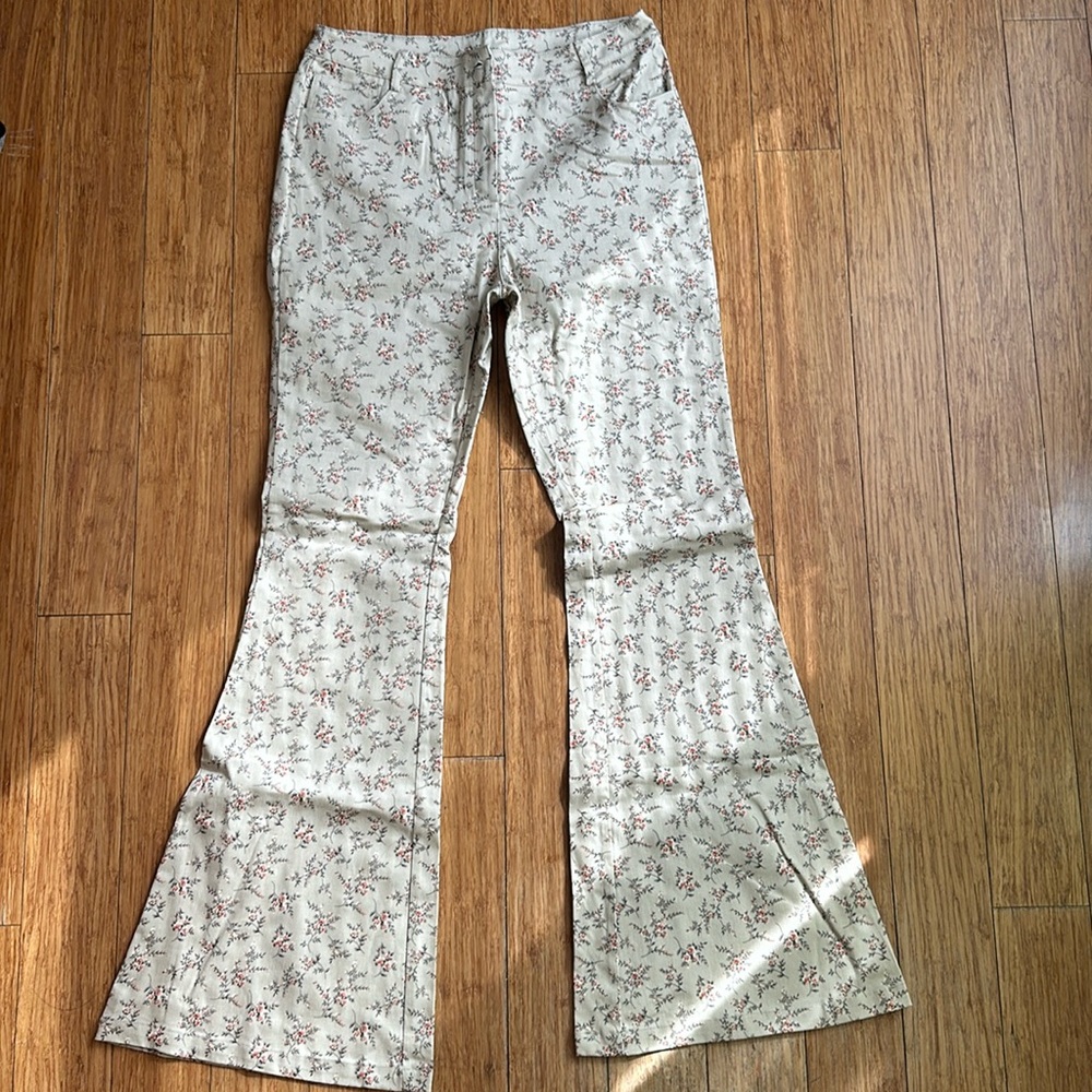 Nwt Beige Floral Forever 21 Flare Jeans Size L